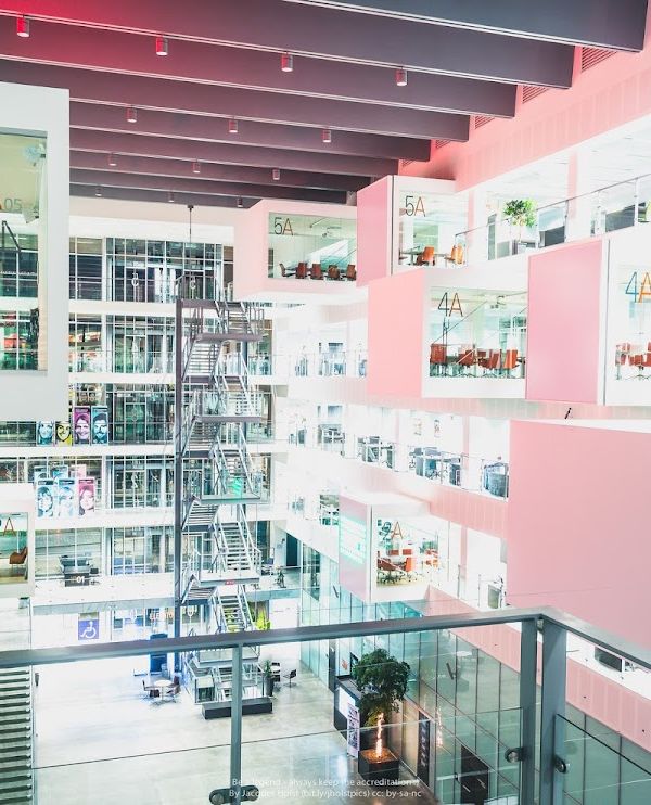 DR's Bibliotekscafe interior