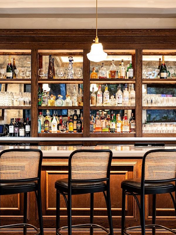 Benne's by Peninsula Grill interior