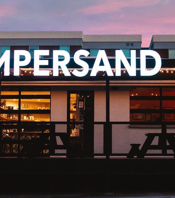 Ampersand interior