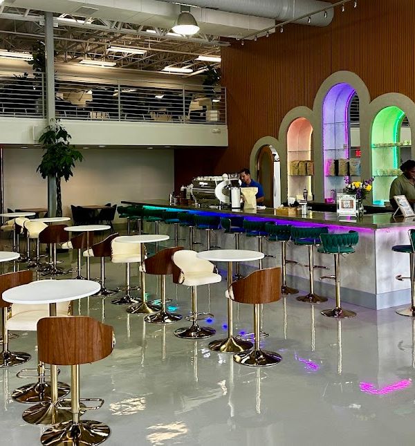 Pura Vida Coffee Bar interior