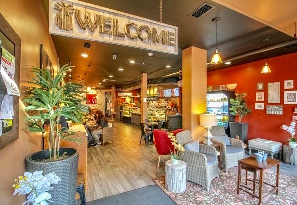 Unica Cafe interior