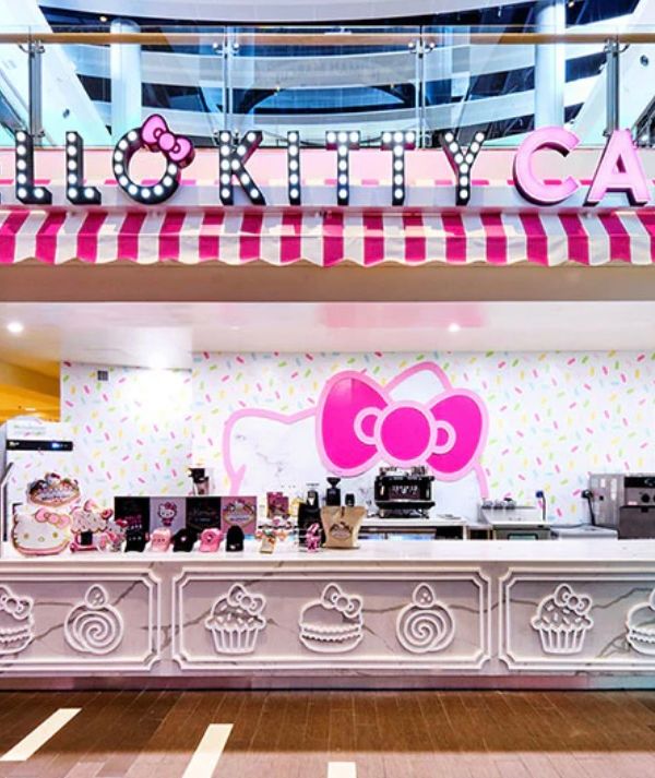 Hello Kitty Cafe interior