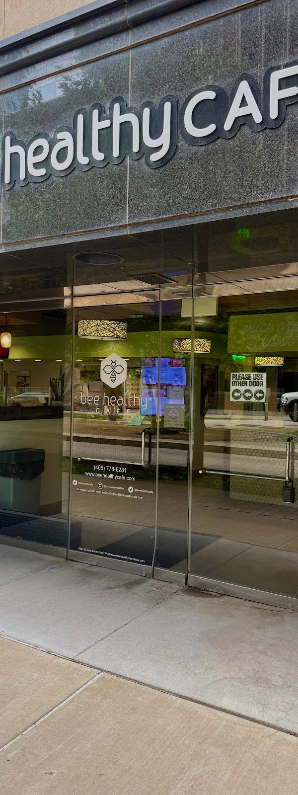 Bee Healthy Cafe (City Place Tower) interior