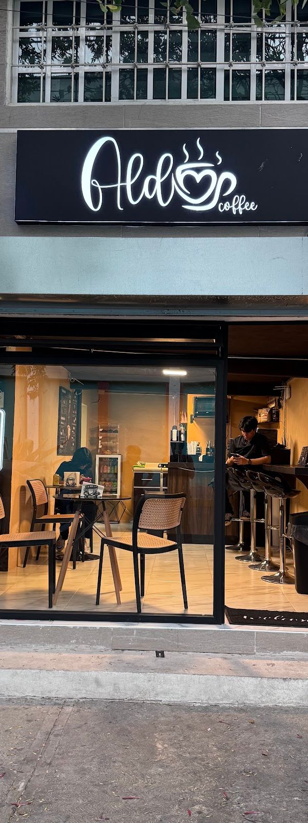 Aldo’s Coffee interior