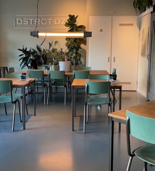 DSTRCT-DZ interior