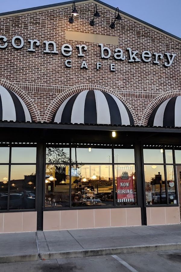 Corner Bakery Cafe interior