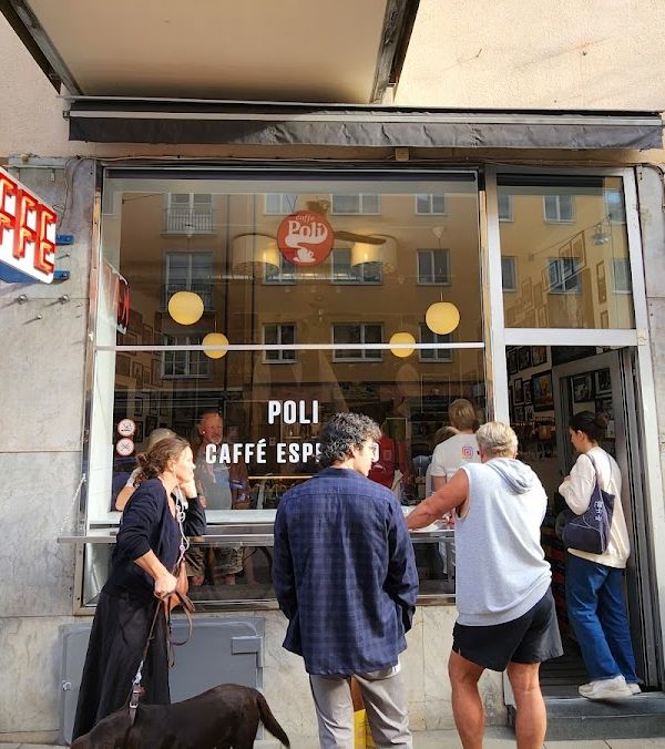 Poli Caffé interior